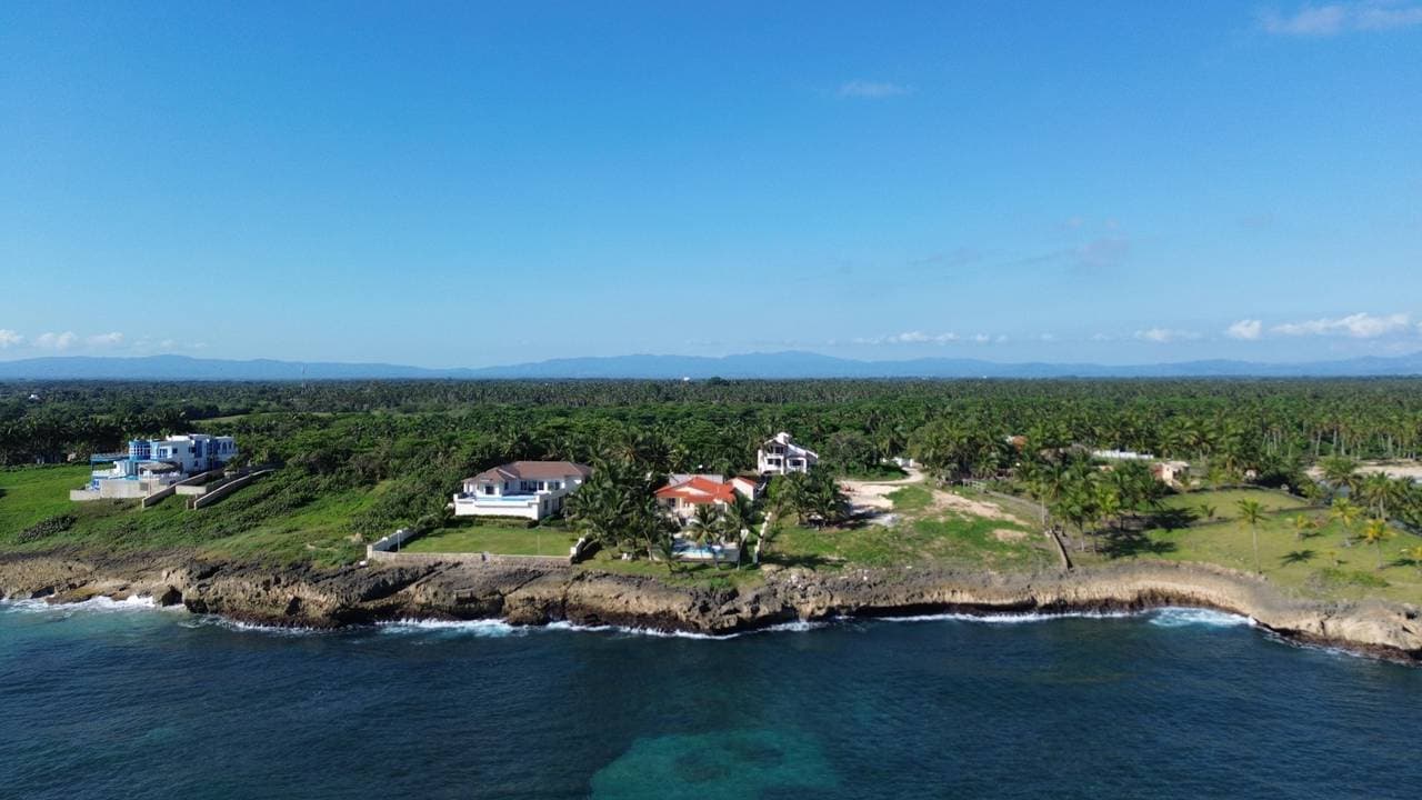 Se vende villa frente al mar en Cabrera — 2