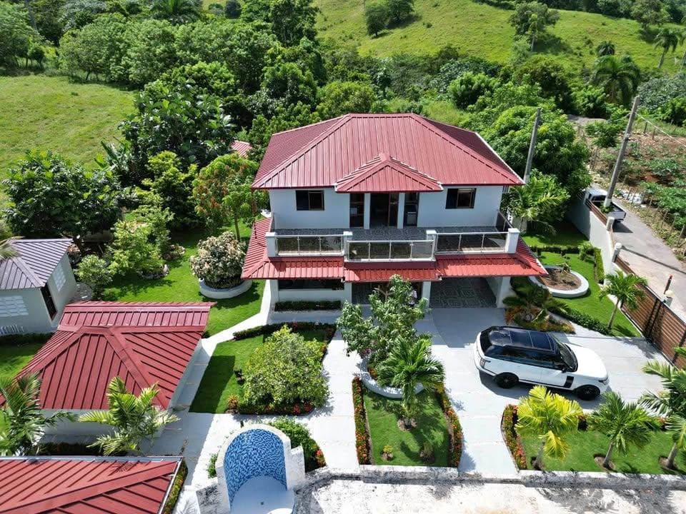 Se Vende Villa con vista al mar en Loma Alta, Cabrera RD — 1