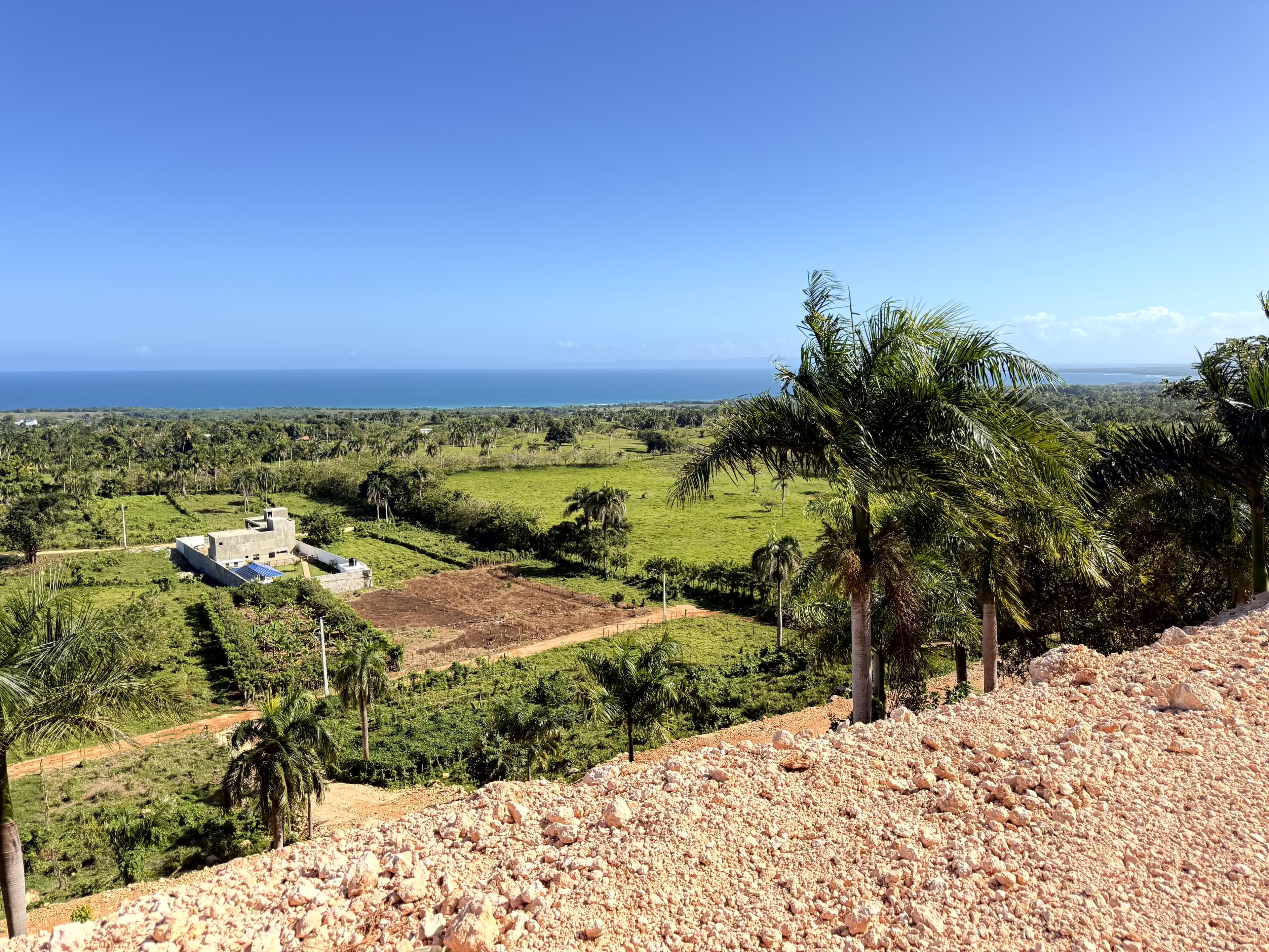 Se vende solares donde hay vistas bonitas… y hay vistas que te obligan a bajar la voz en Cabrera — 1