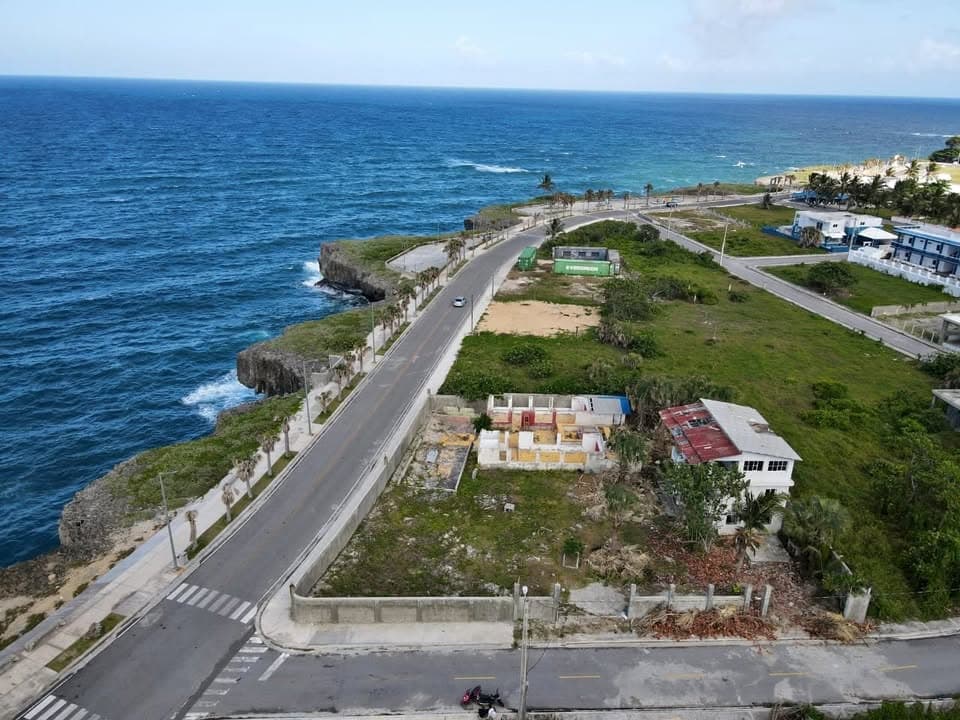 Solar en venta frente al mar en el Malecón de Cabrera — 1
